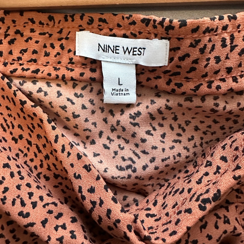 size large nine W. skirt. Beautiful brown and orange polkadot design. Never worn - Picture 2 of 5